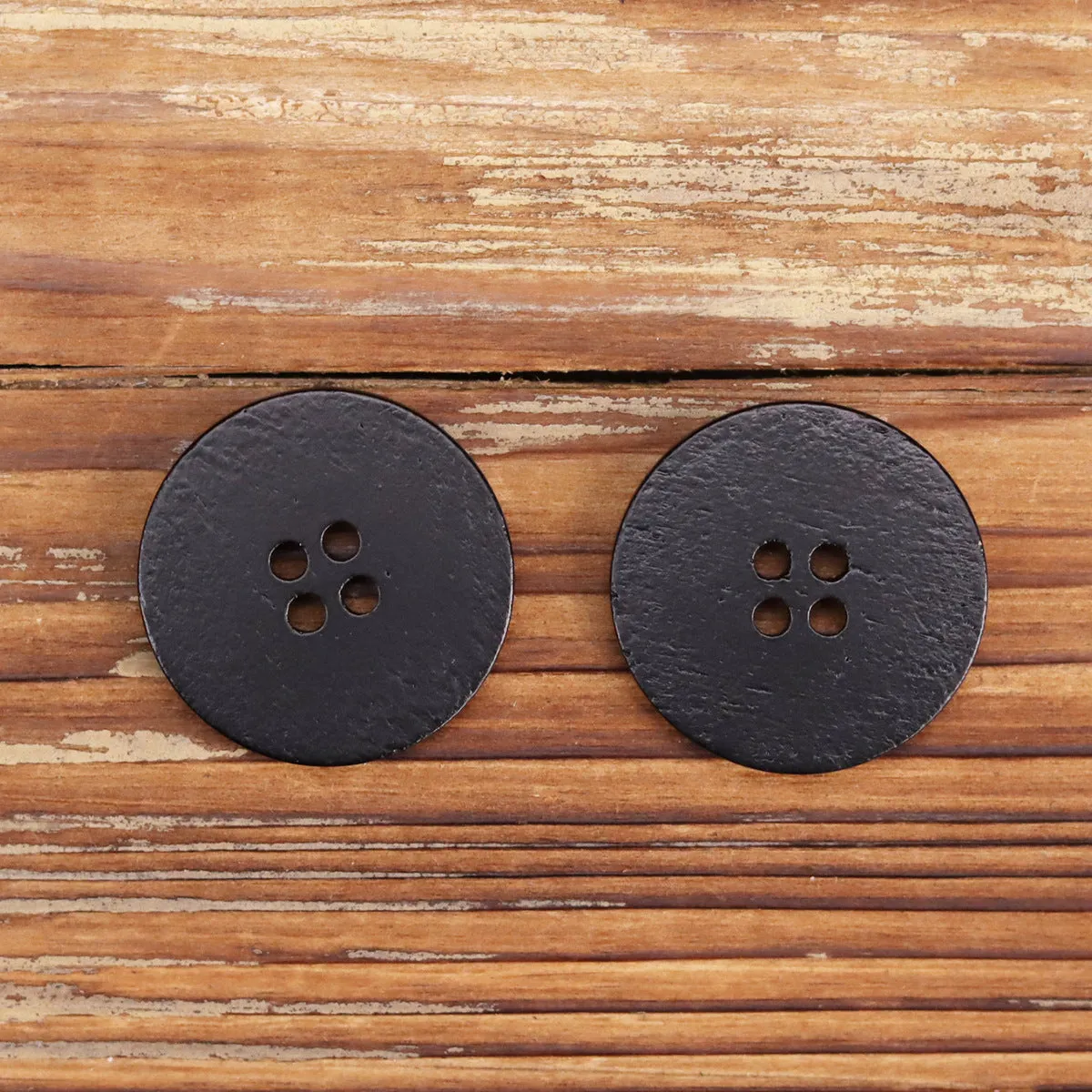 18-40L Bovine Bone Black Painted Round-Edged Four-Hole Buttons 12pcs