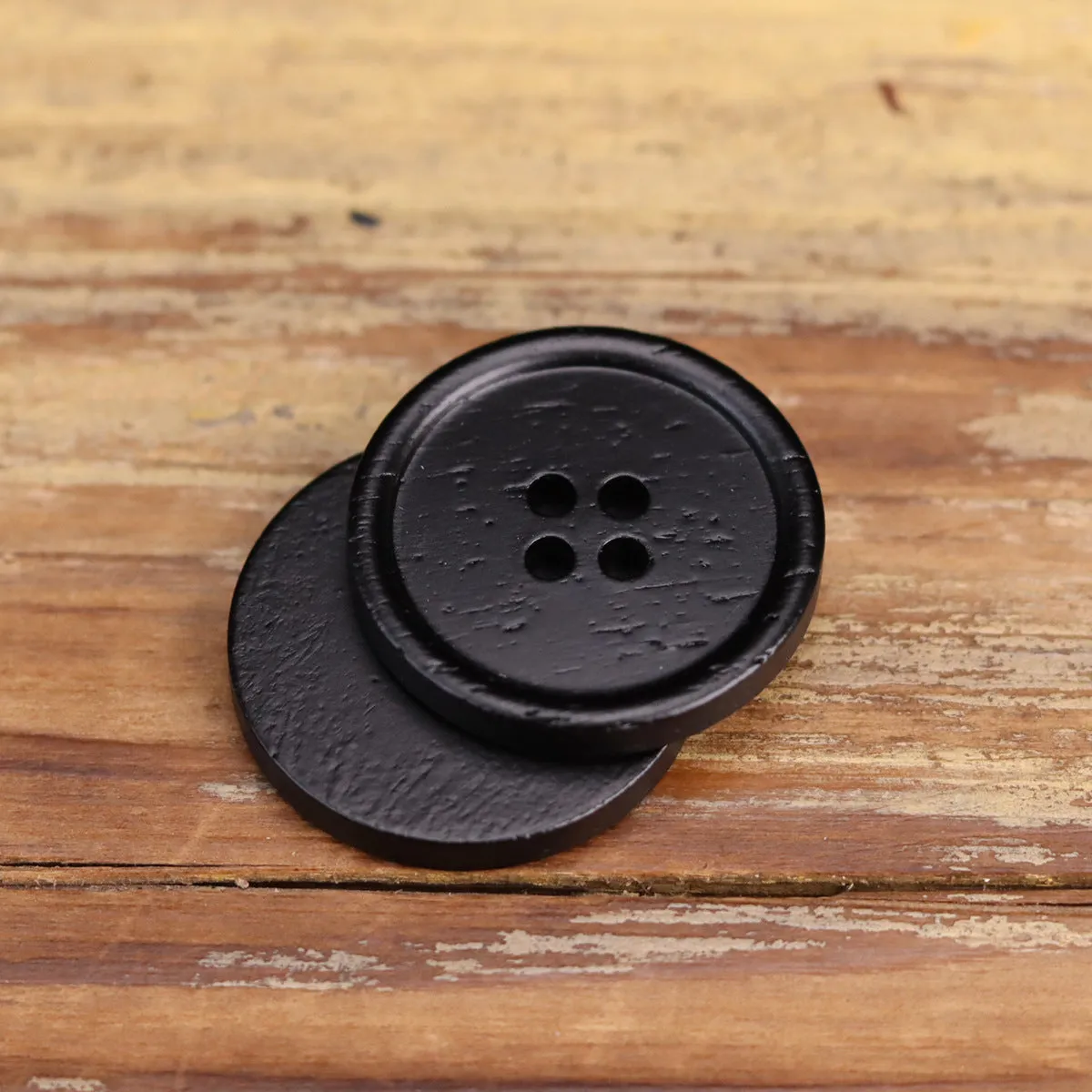18-40L Bovine Bone Black Painted Round-Edged Four-Hole Buttons 12pcs