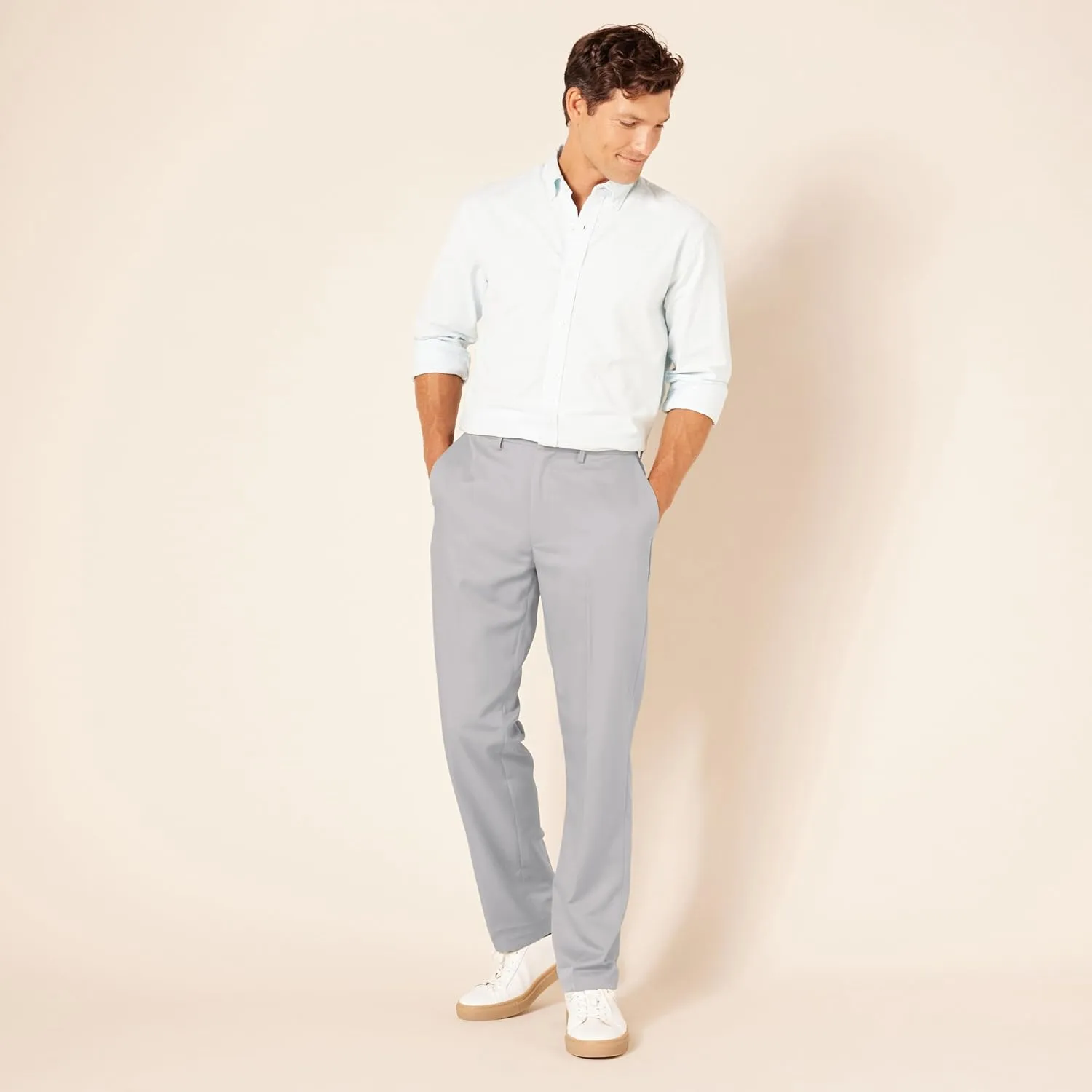Amazon Essentials Men's Classic-Fit Expandable-Waist Flat-Front Dress Pant