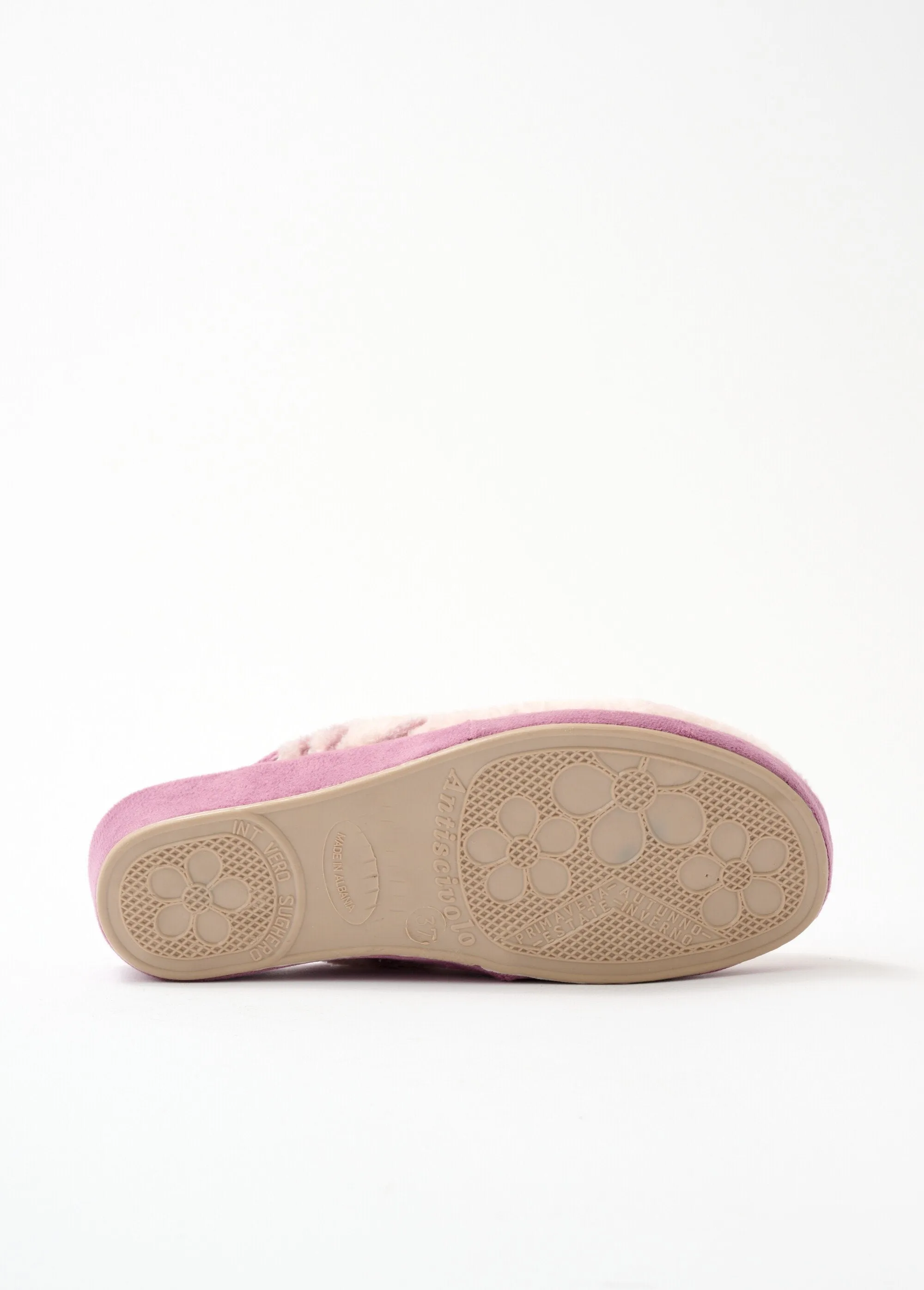 Comfort width mule slipper