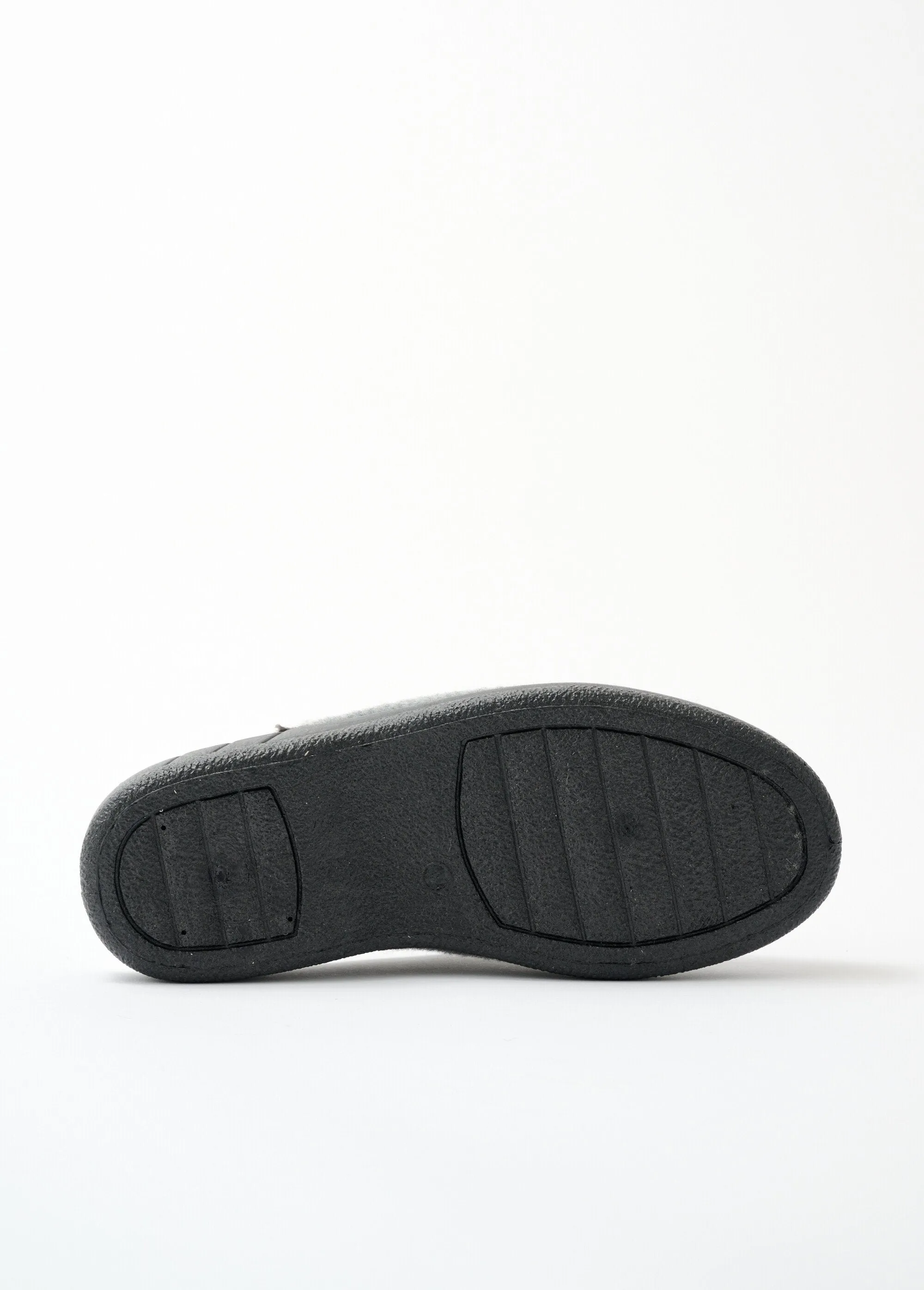 Mixed comfort width mule slipper with fur lining