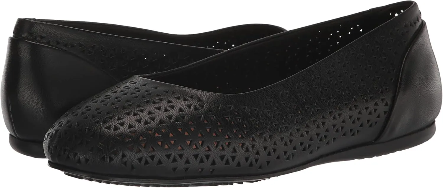 SoftWalk Women's Sonoma Mary Jane Flat