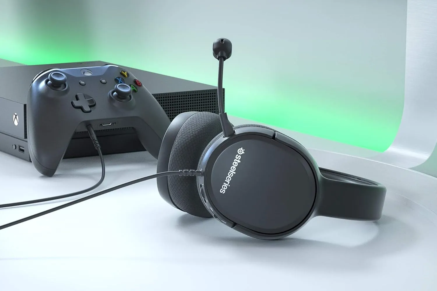 SteelSeries Arctis 1 Wired Gaming Headset – Detachable ClearCast Microphone – Lightweight Steel-Reinforced Headband – For Xbox, PC, PS5, PS4, Nintendo Switch, Mobile