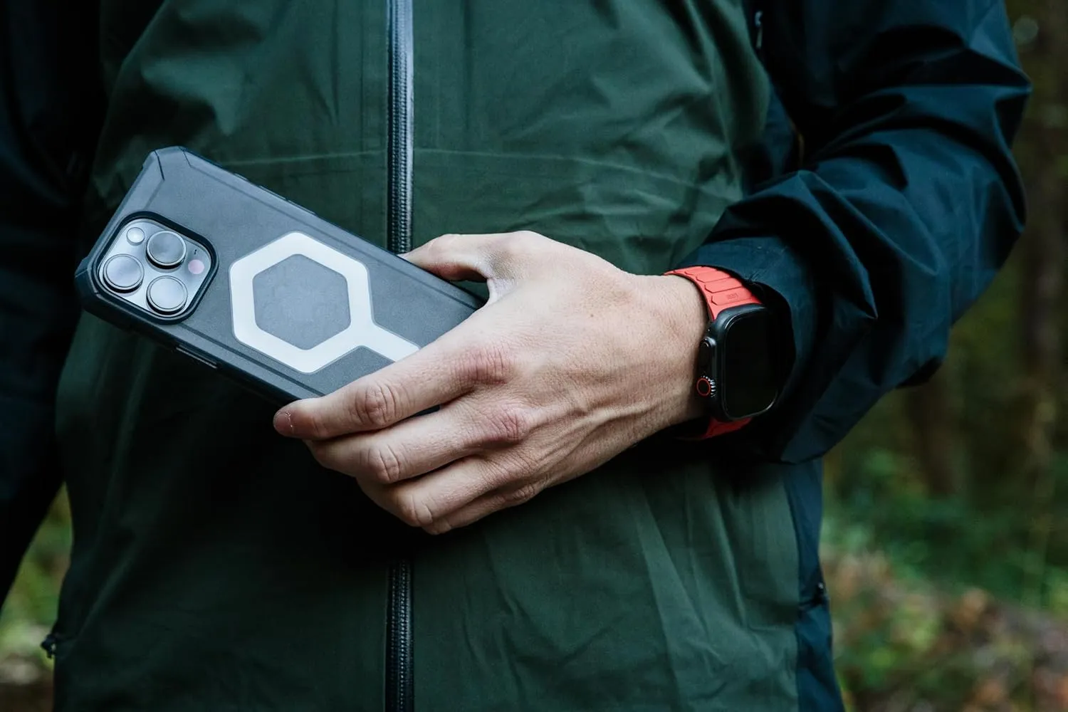URBAN ARMOR GEAR UAG Designed for iPhone 16 Pro Max Case 6.9" Essential Armor - Compatible with MagSafe Charging Rugged Slim Sleek Shockproof Anti-Slip Military Grade Protective Cover, Black