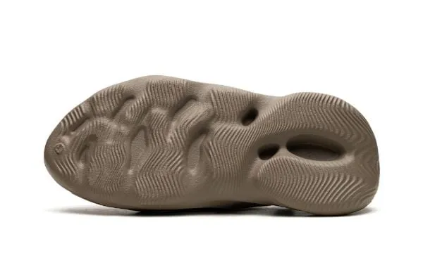 Yeezy Foam Runner "Stone Taupe" ID4752